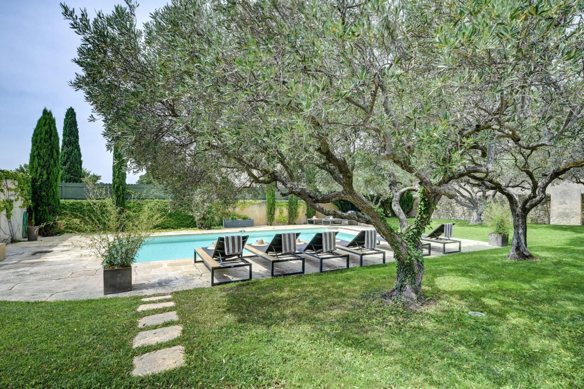 La Belle Vie Hotel Saint-Hilaire-dʼOzilhan Esterno foto