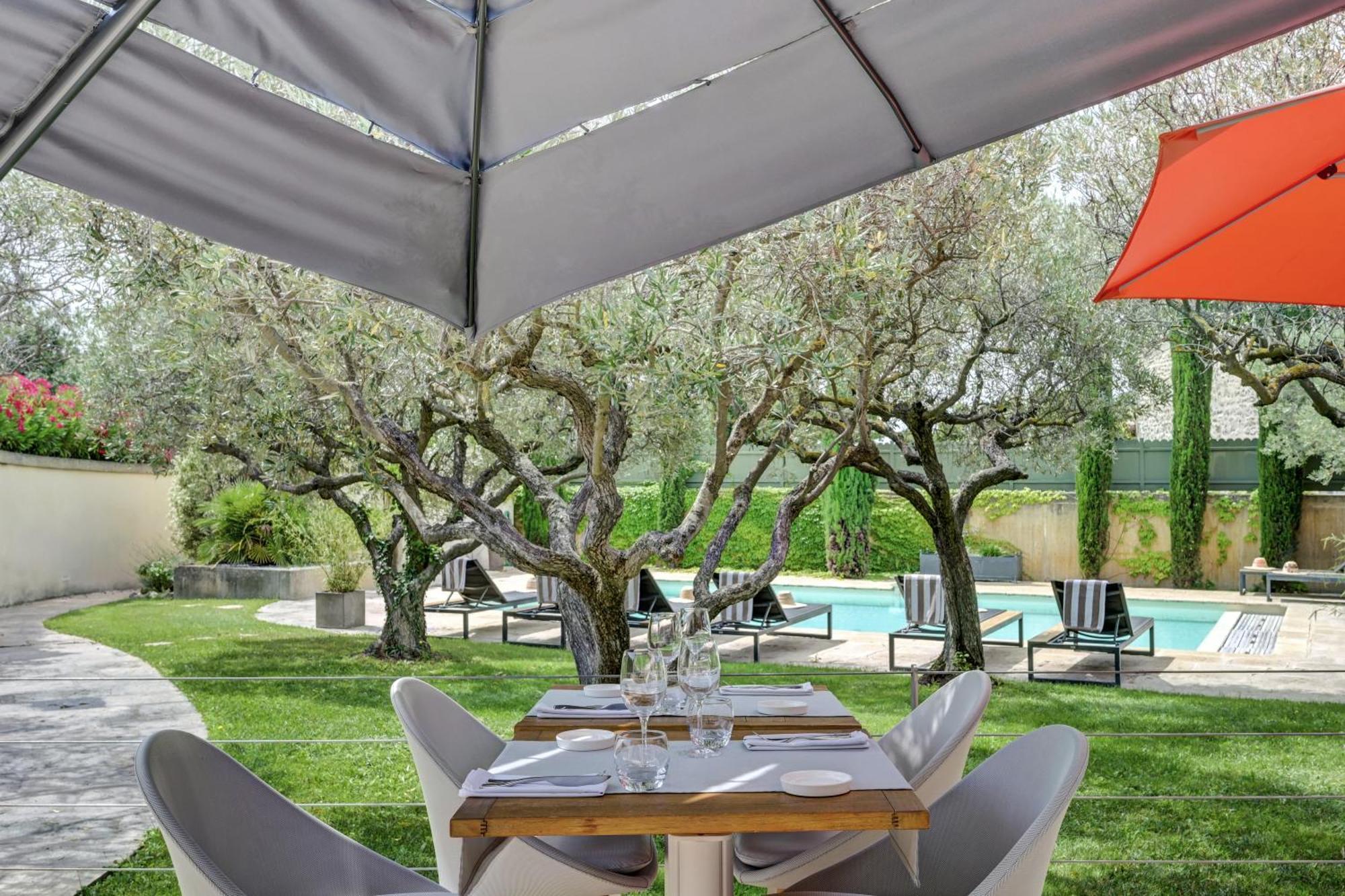 La Belle Vie Hotel Saint-Hilaire-dʼOzilhan Esterno foto