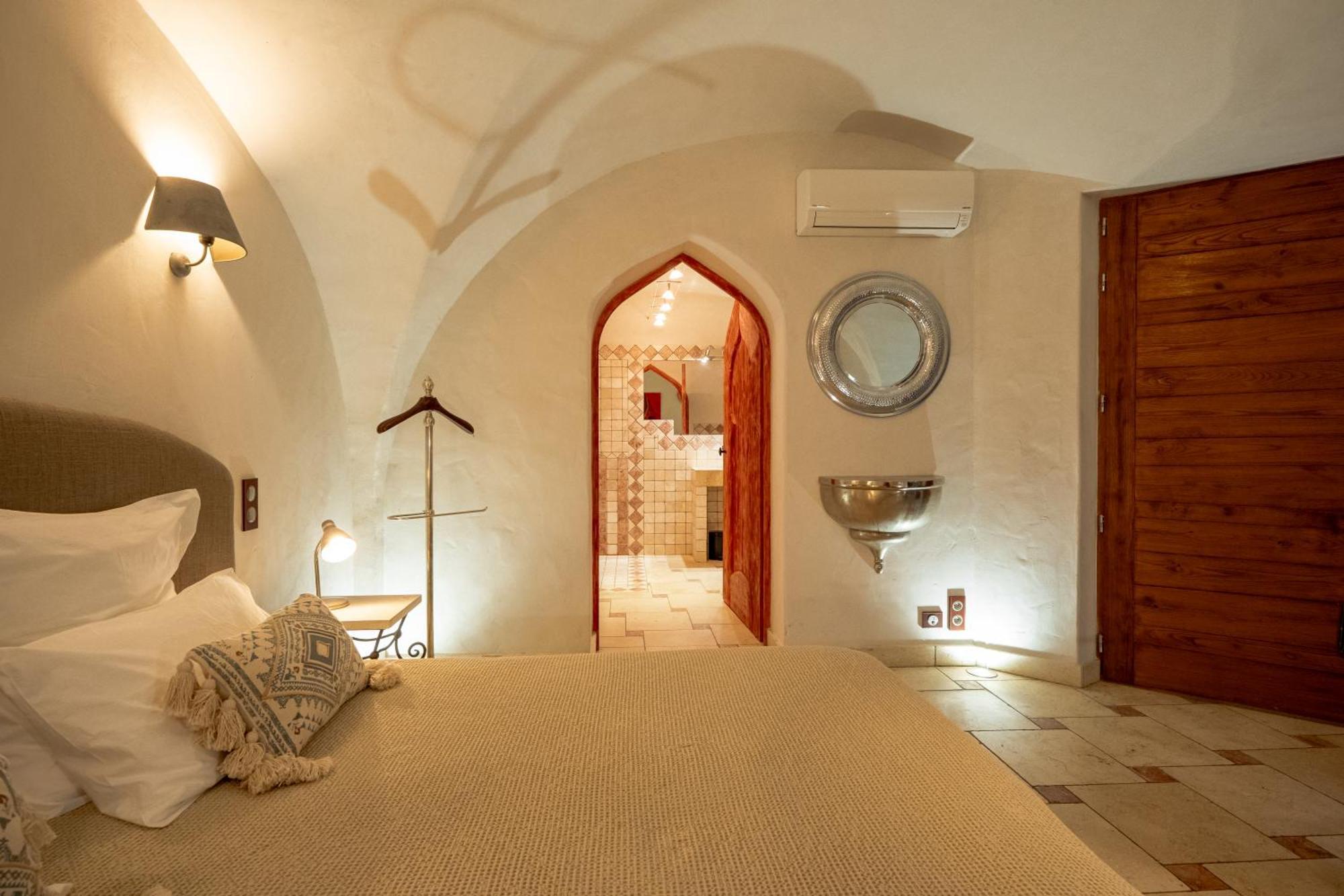 La Belle Vie Hotel Saint-Hilaire-dʼOzilhan Esterno foto