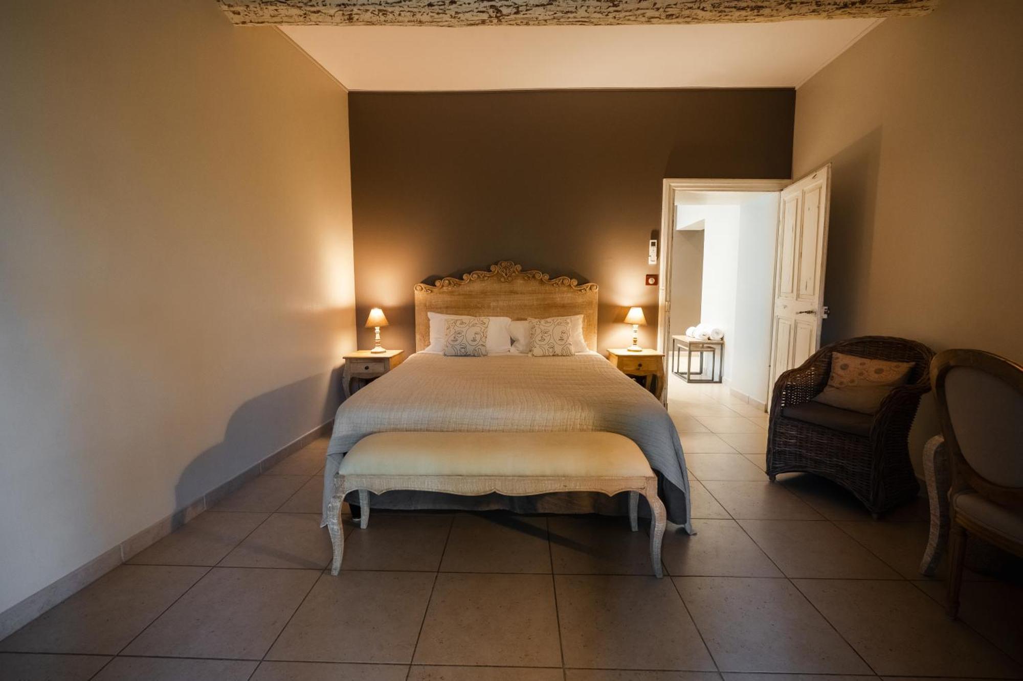 La Belle Vie Hotel Saint-Hilaire-dʼOzilhan Esterno foto