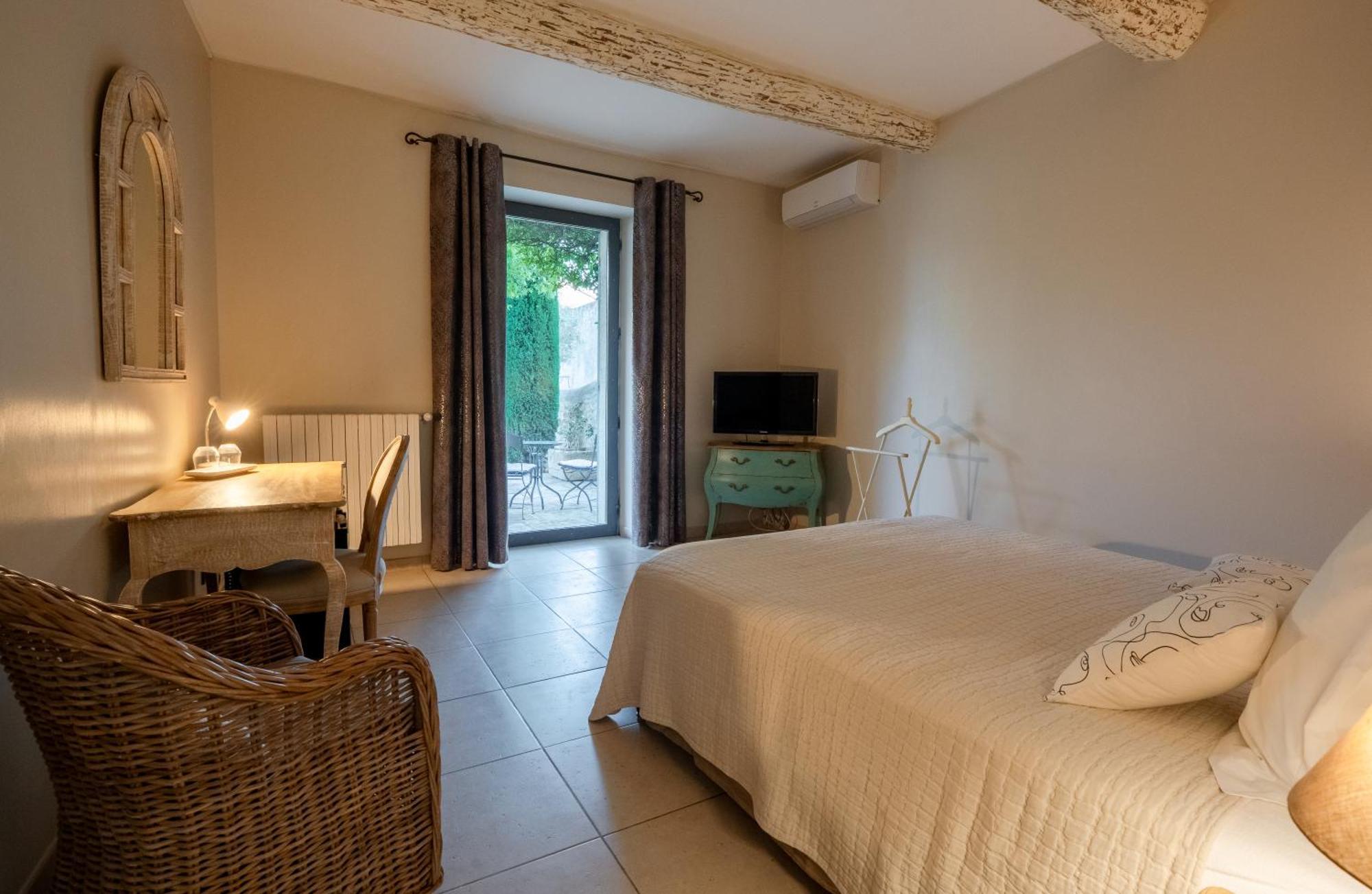 La Belle Vie Hotel Saint-Hilaire-dʼOzilhan Esterno foto